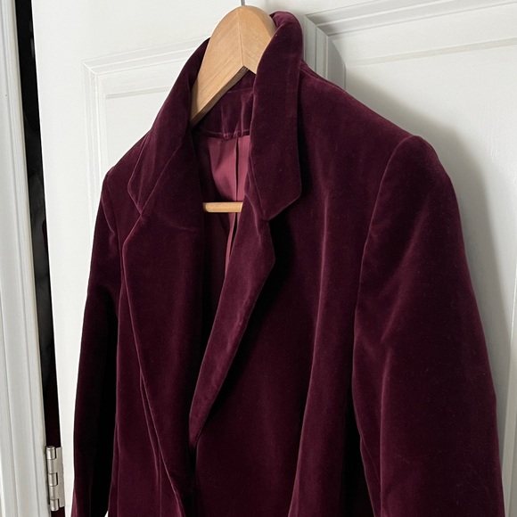 Vintage Velvet Tailored 2 button Blazer in Deep Burgundy XS - Picture 2 of 11